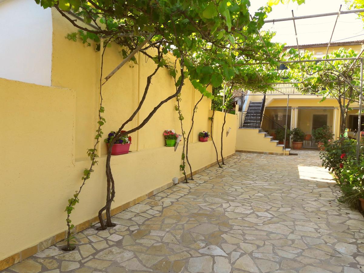 Bungalows Niki Acharavi  Buitenkant foto