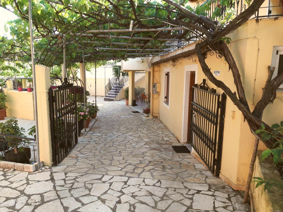 Bungalows Niki Acharavi  Buitenkant foto